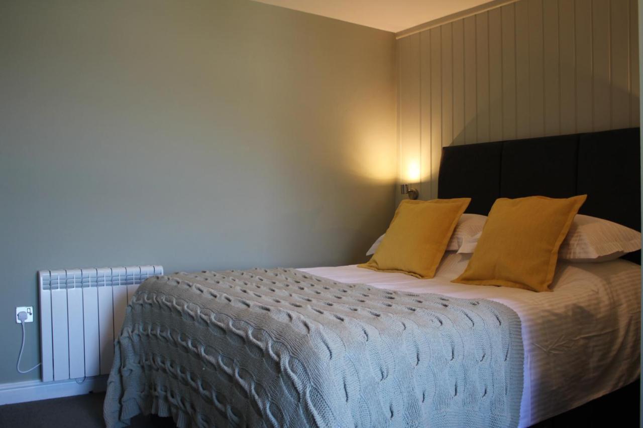 The Five Pilchards Inn Helston Extérieur photo