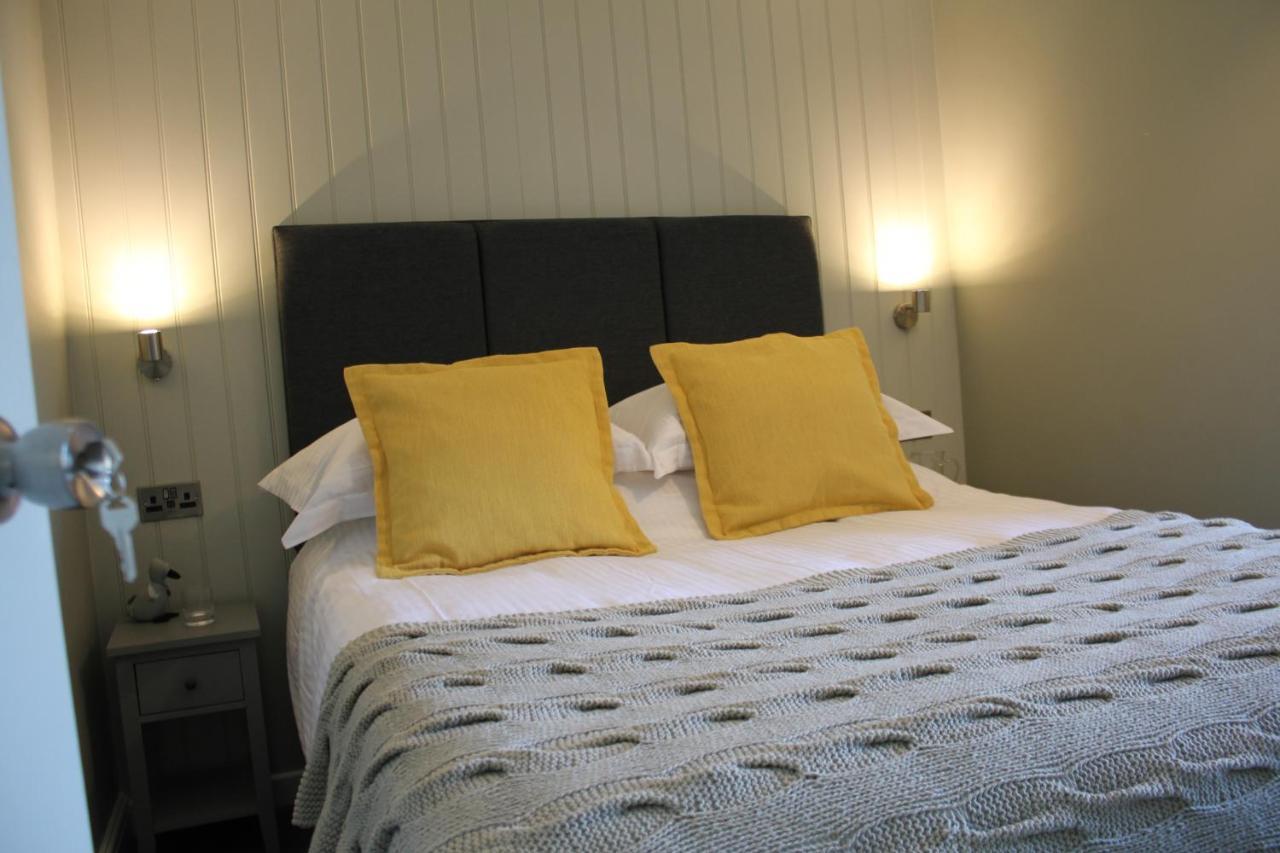 The Five Pilchards Inn Helston Extérieur photo