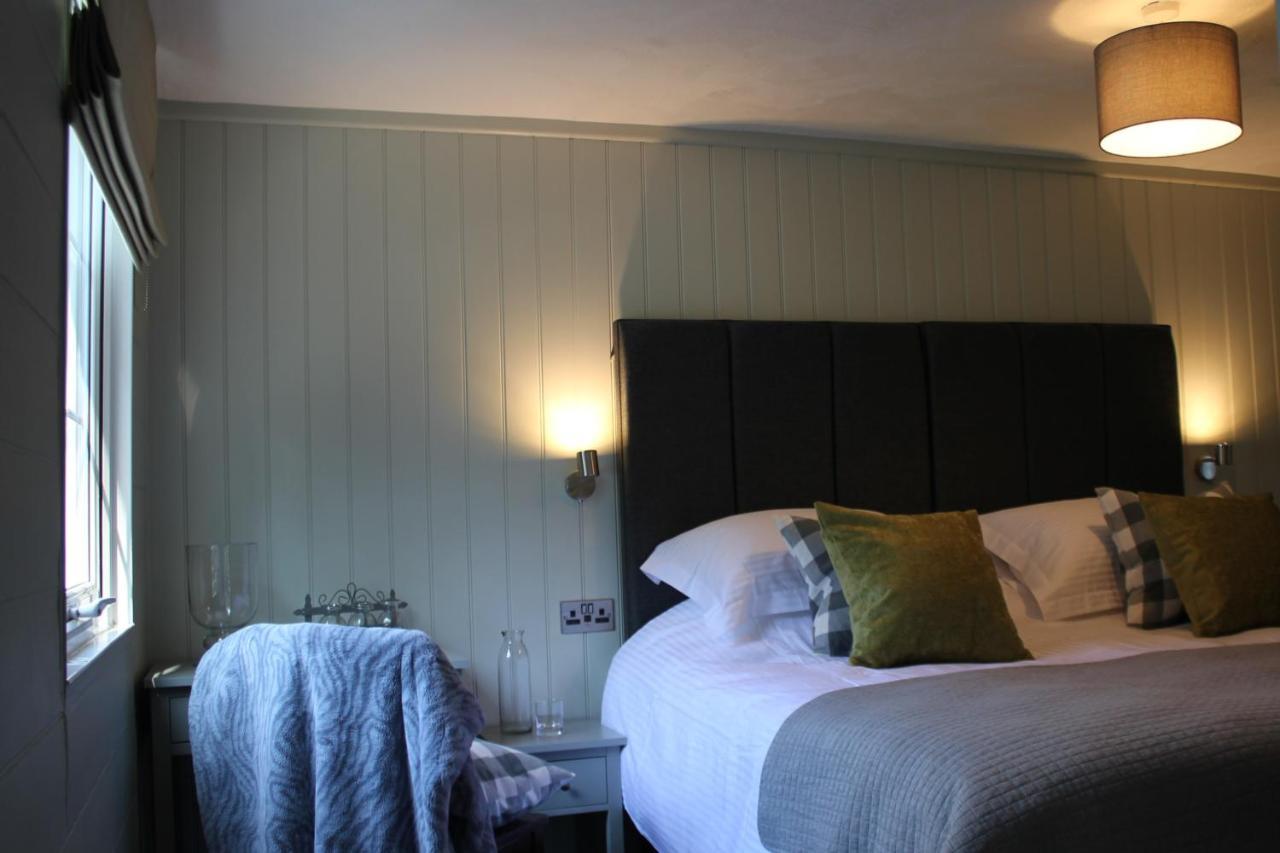 The Five Pilchards Inn Helston Extérieur photo
